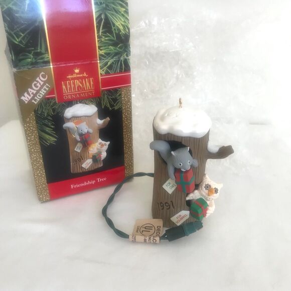 Vintage 1991 Hallmark Keepsake Ornament Friendship Tree Magic Light Squirrel Ow - Picture 1 of 9